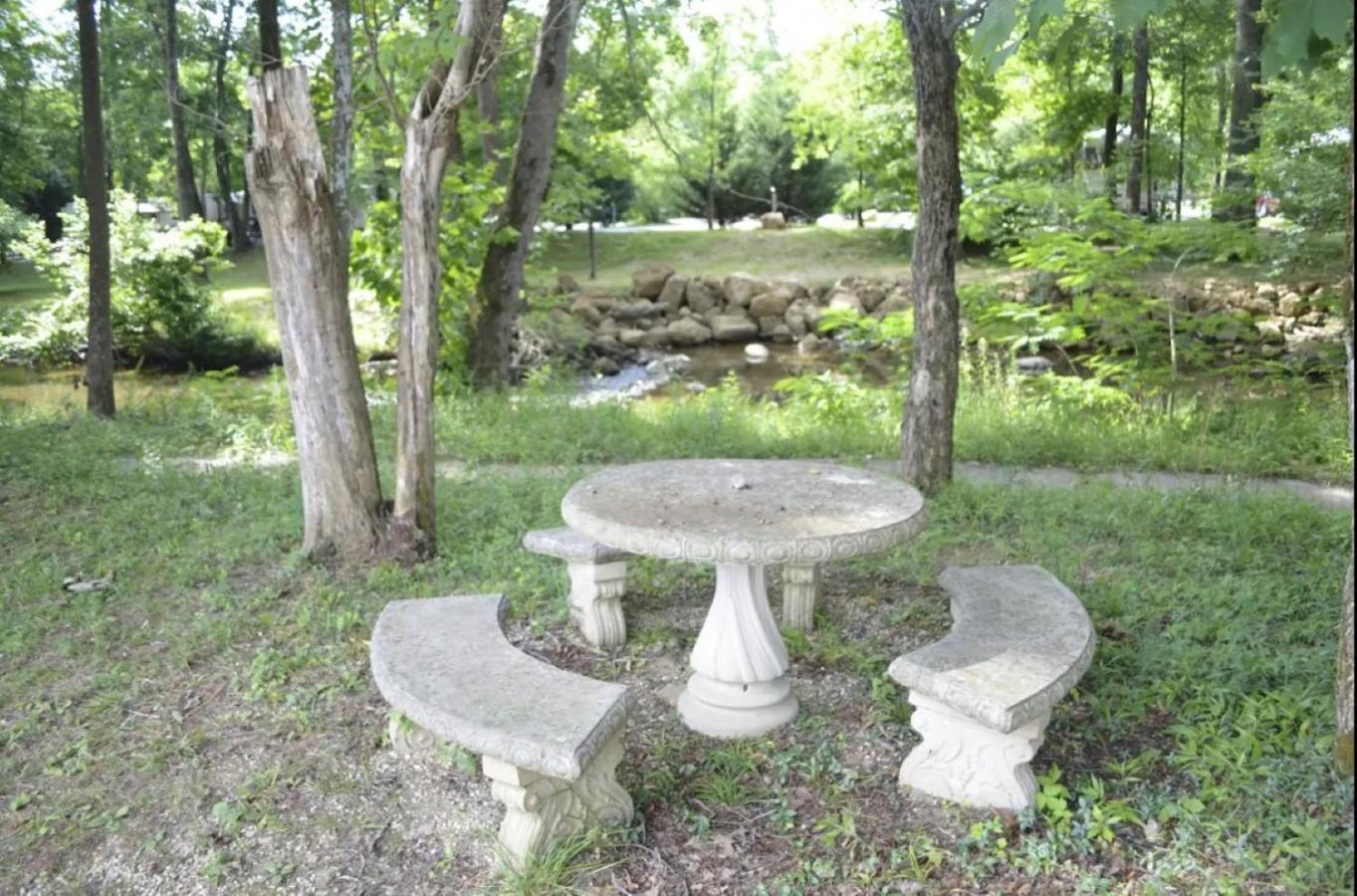 Creekside Cottage*Hot Tub*Entire Home-Pigeon Forge Exterior photo