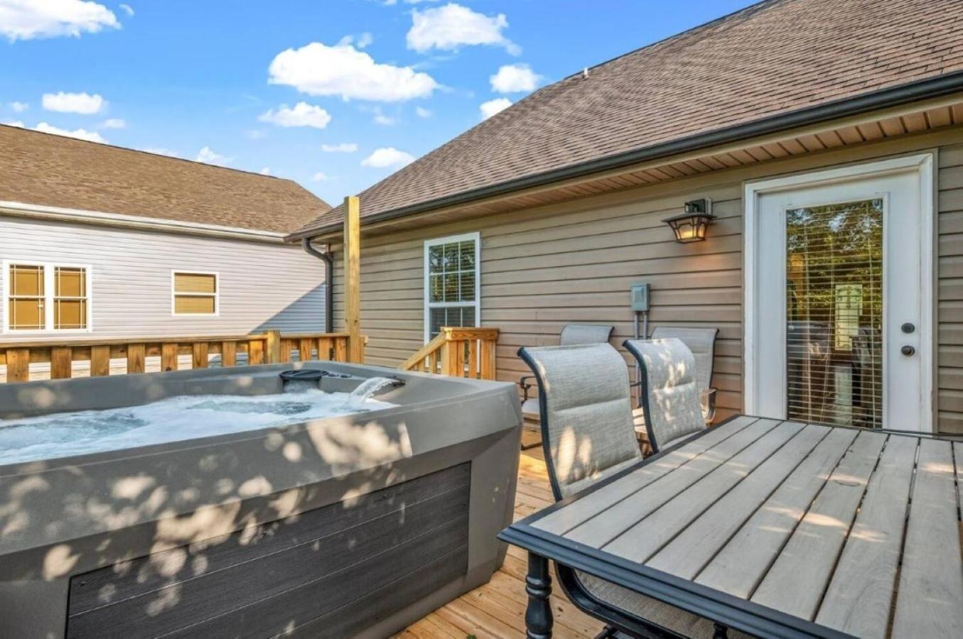 Creekside Cottage*Hot Tub*Entire Home-Pigeon Forge Exterior photo